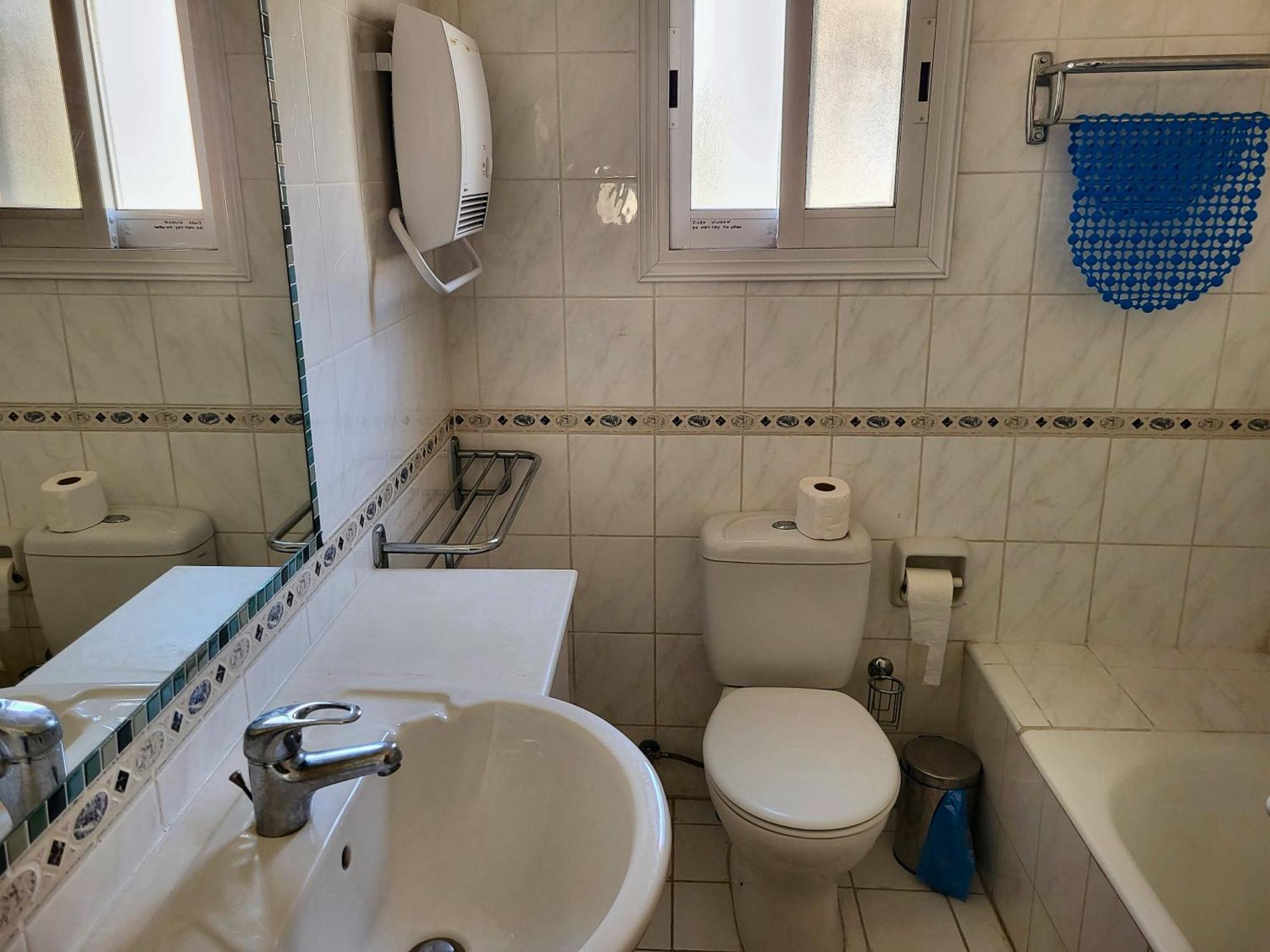 Award-Winning 3-Bedroom Apartment Near Beach Paphos Exterior foto