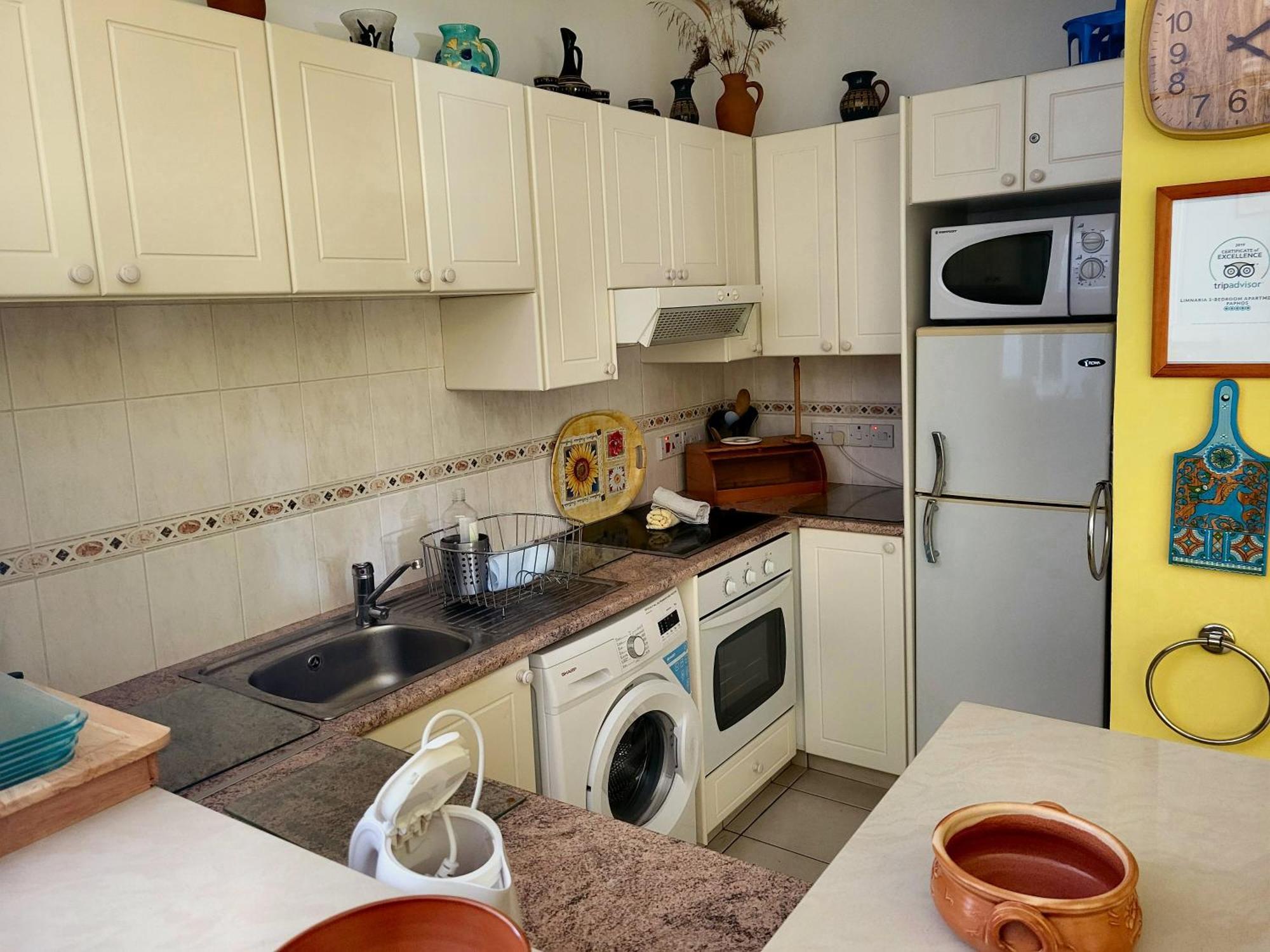 Award-Winning 3-Bedroom Apartment Near Beach Paphos Exterior foto